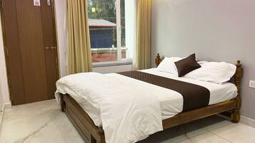 Deluxe Room, Balcony | Free WiFi