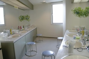 Private kitchen - Sauna & Capsule Minami Gakugeidaigaku (Tokyo)