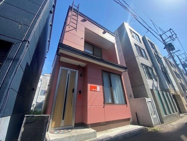 Exterior detail - HG Hotel (Sapporo)