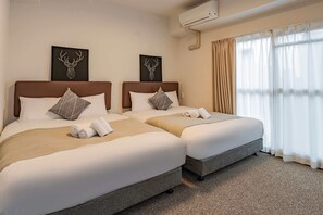 Room - b& Tsutenkaku (Osaka)