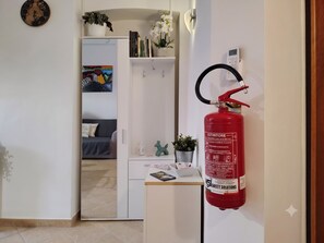 Interior - Bright apartment near downtown: Free parking & breakfast included! (Sulmona)