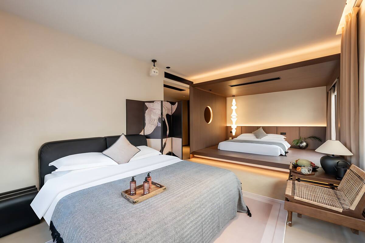 Family Twin Room | Minibar, desk, blackout drapes, WiFi (free)