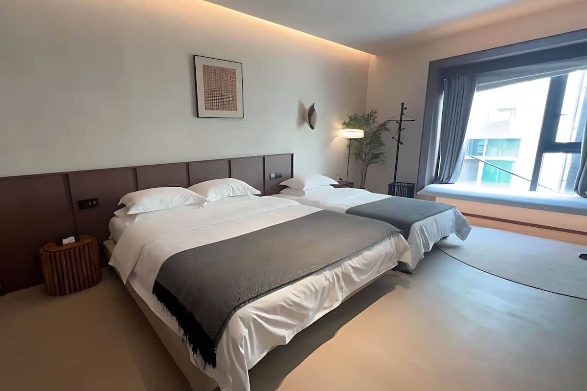 Senior Twin Room | Minibar, desk, blackout drapes, WiFi (free)