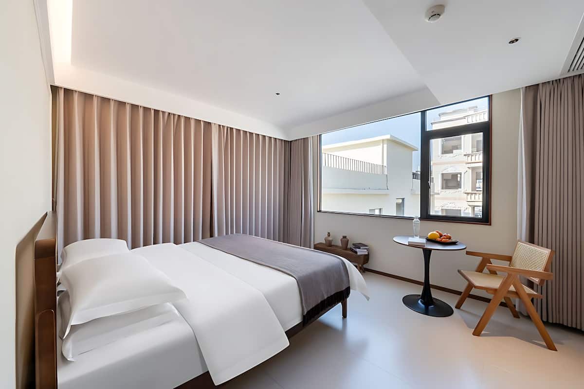 Classic Double Room | Minibar, desk, blackout drapes, WiFi (free)
