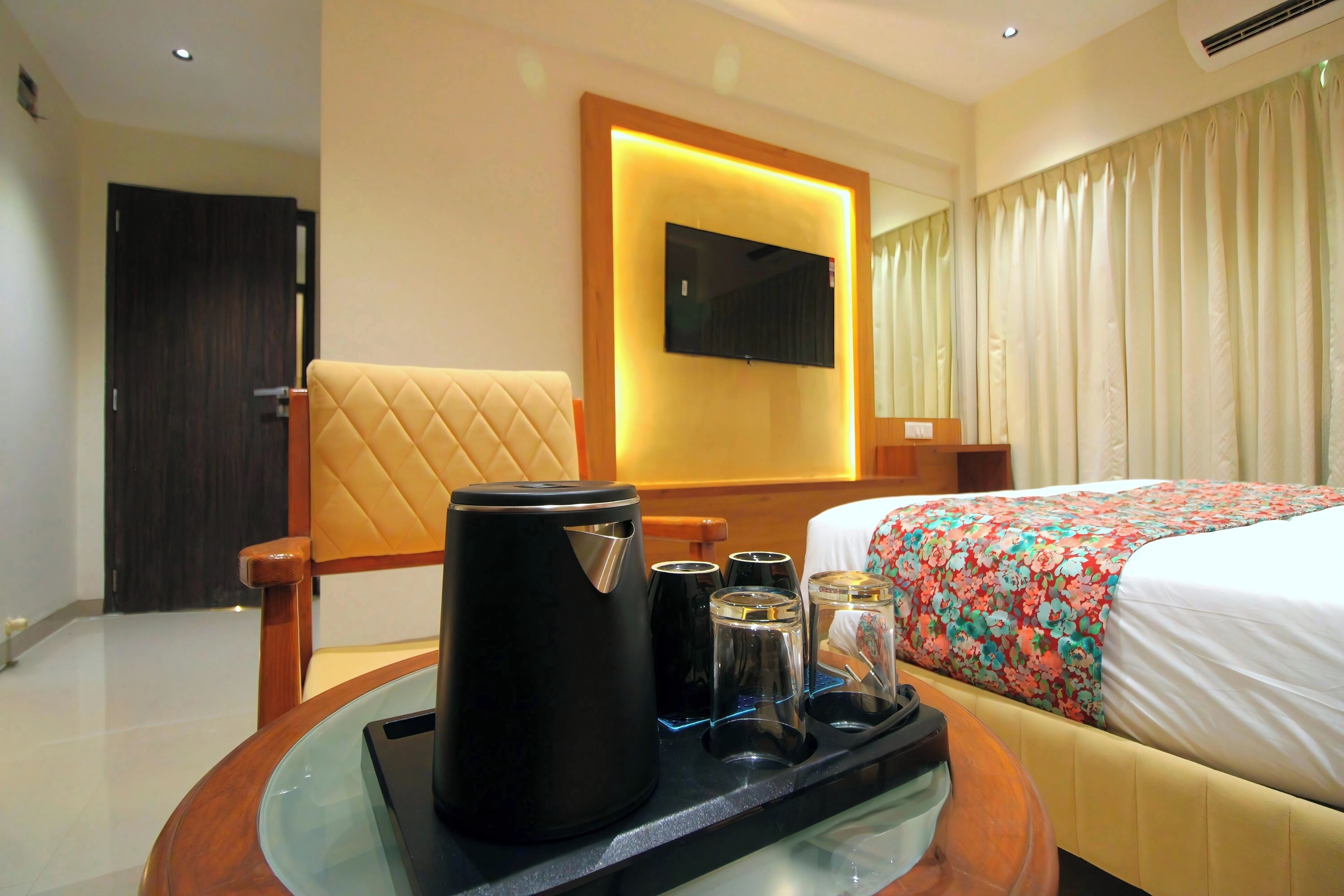 ห้องดีลักซ์ดับเบิล, วิวเมือง | โต๊ะทำงาน