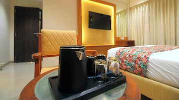 ห้องดีลักซ์ดับเบิล, วิวเมือง | โต๊ะทำงาน