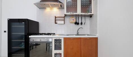 Fridge, microwave