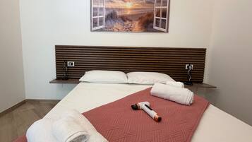 1 bedroom, WiFi, bed sheets