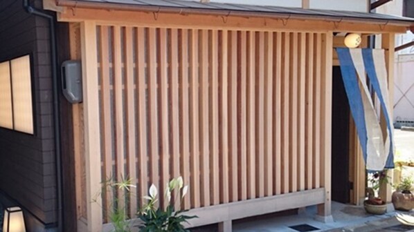 Exterior detail - The Kaku Nara (Nara)