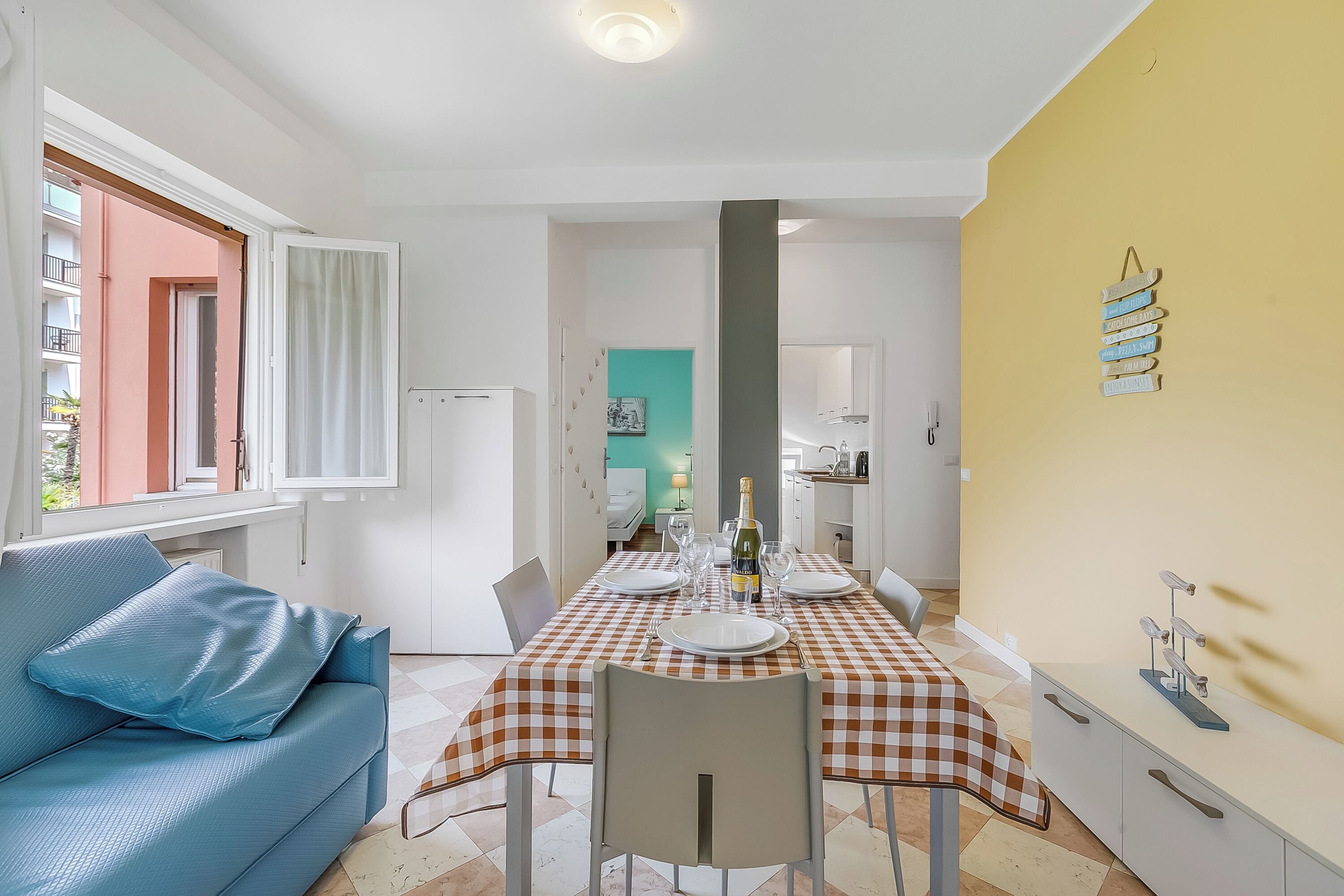 Standard-Apartment, 1 Schlafzimmer, Seeseite (Blu Gem Modern) | Wohnbereich