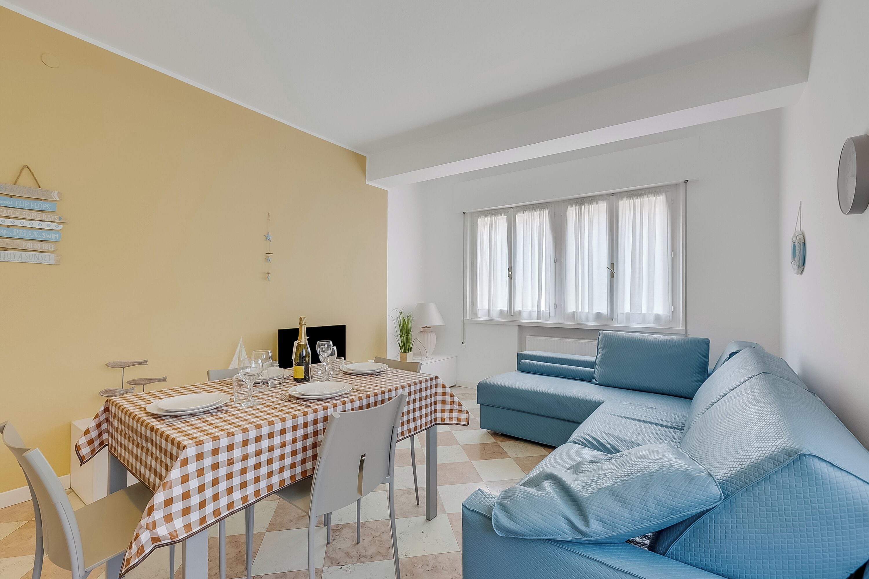 Standard Apartment, 1 Bedroom, Lakeside (Blu Gem Modern) | Living area