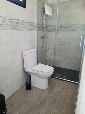 Shower, hair dryer, towels, soap - Cozy house with a pool (La Ciotat)