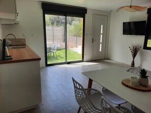 Dining - Cozy house with a pool (La Ciotat)