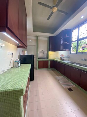 Fridge, microwave, stovetop, toaster
