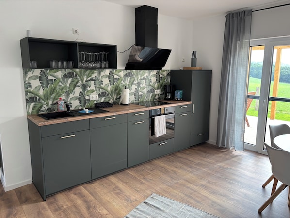 Private kitchen - Pollmann Vacation Home - Quietly Located with a View of the Countryside (Höxter)