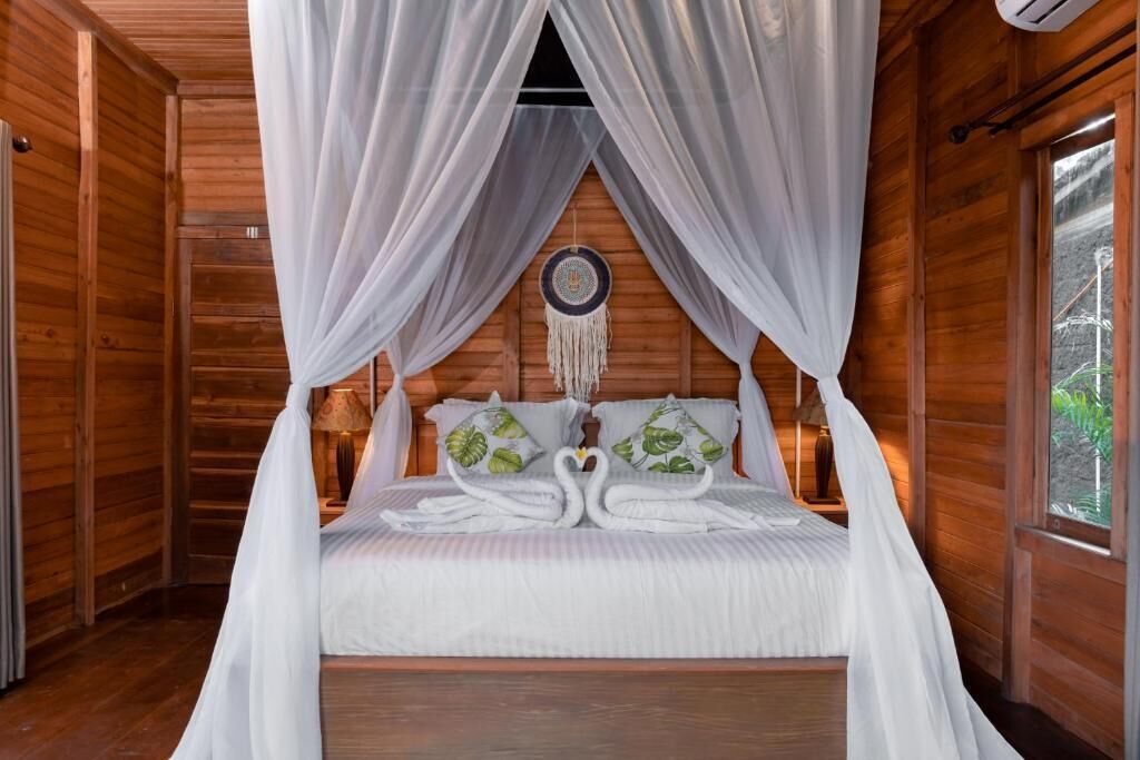 Villa clásica, vistas al jardín | Wifi gratis y ropa de cama