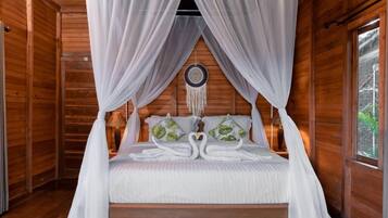 Villa clásica, vistas al jardín | Wifi gratis y ropa de cama