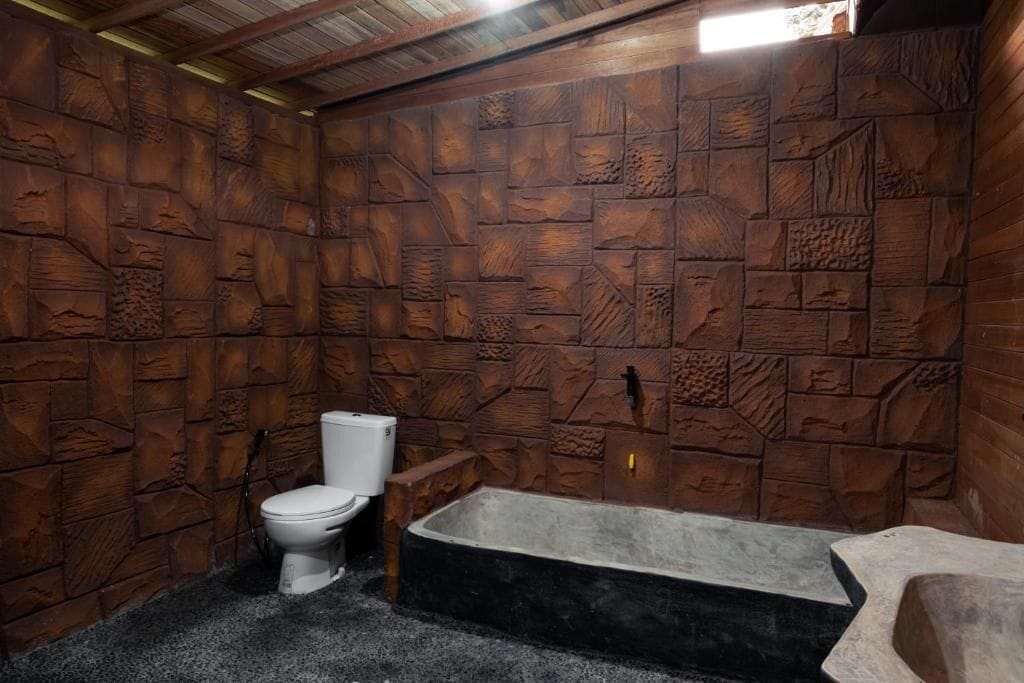 Classic Villa, Garden View | Bathroom | Shower, towels, soap, shampoo