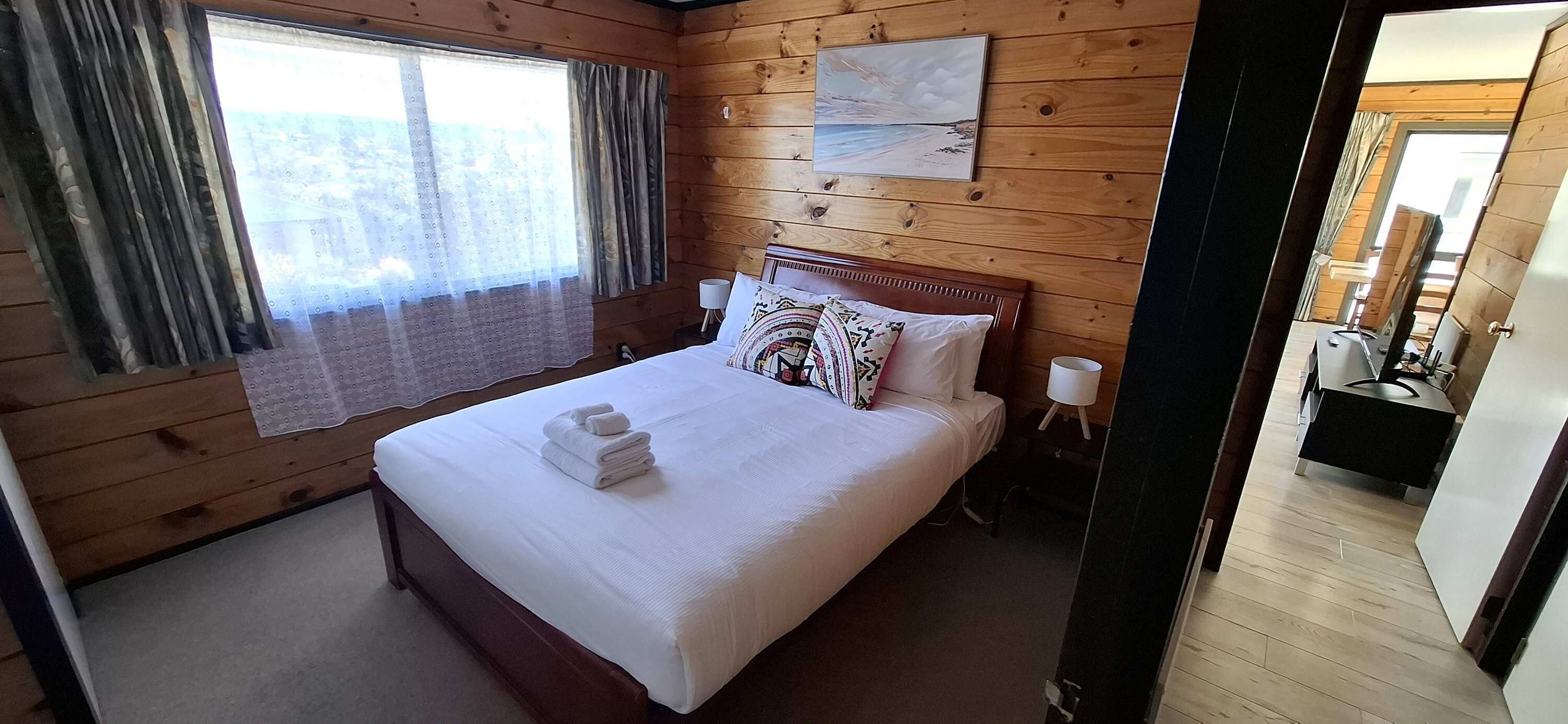 3 bedrooms, iron/ironing board, Internet, bed sheets