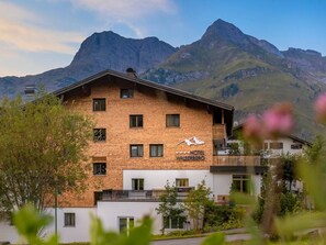 Exterior - Erika Double Room HP_MS - Hotel Walserberg (Warth)