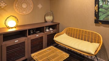 Moderate Double Room (Smoking Allowed) | Free WiFi, bed sheets
