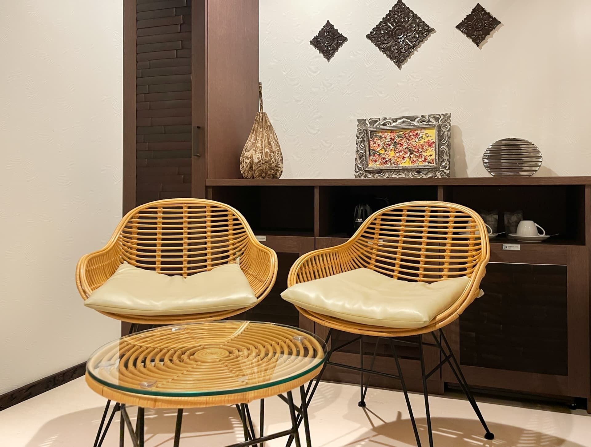 Grace Double Room (Smoking Allowed) | Free WiFi, bed sheets