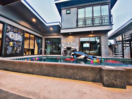 Luxurious 4-Bedroom Holiday House with Private Pool in Hua Hin