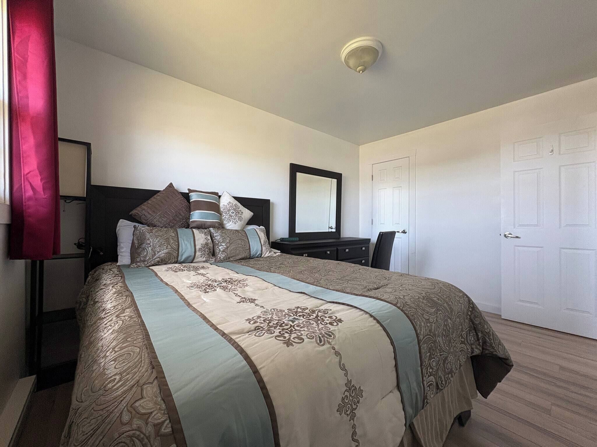 3 bedrooms, iron/ironing board, Internet, bed sheets