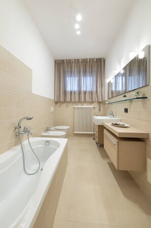 Bathroom - Verona Vista Arena, incredible! (Verona)