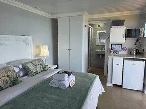 1 bedroom, iron/ironing board, Internet, bed sheets
