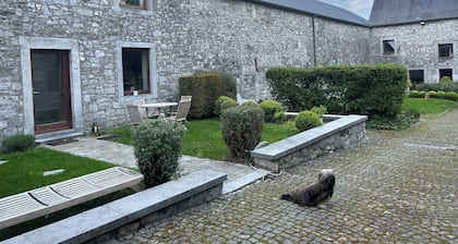 Privates Zimmer mit Kingsize-Bett — Gemeinschaftsbad