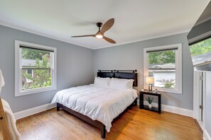 3 Schlafzimmer, Schreibtisch, Bügeleisen/Bügelbrett, Internetzugang