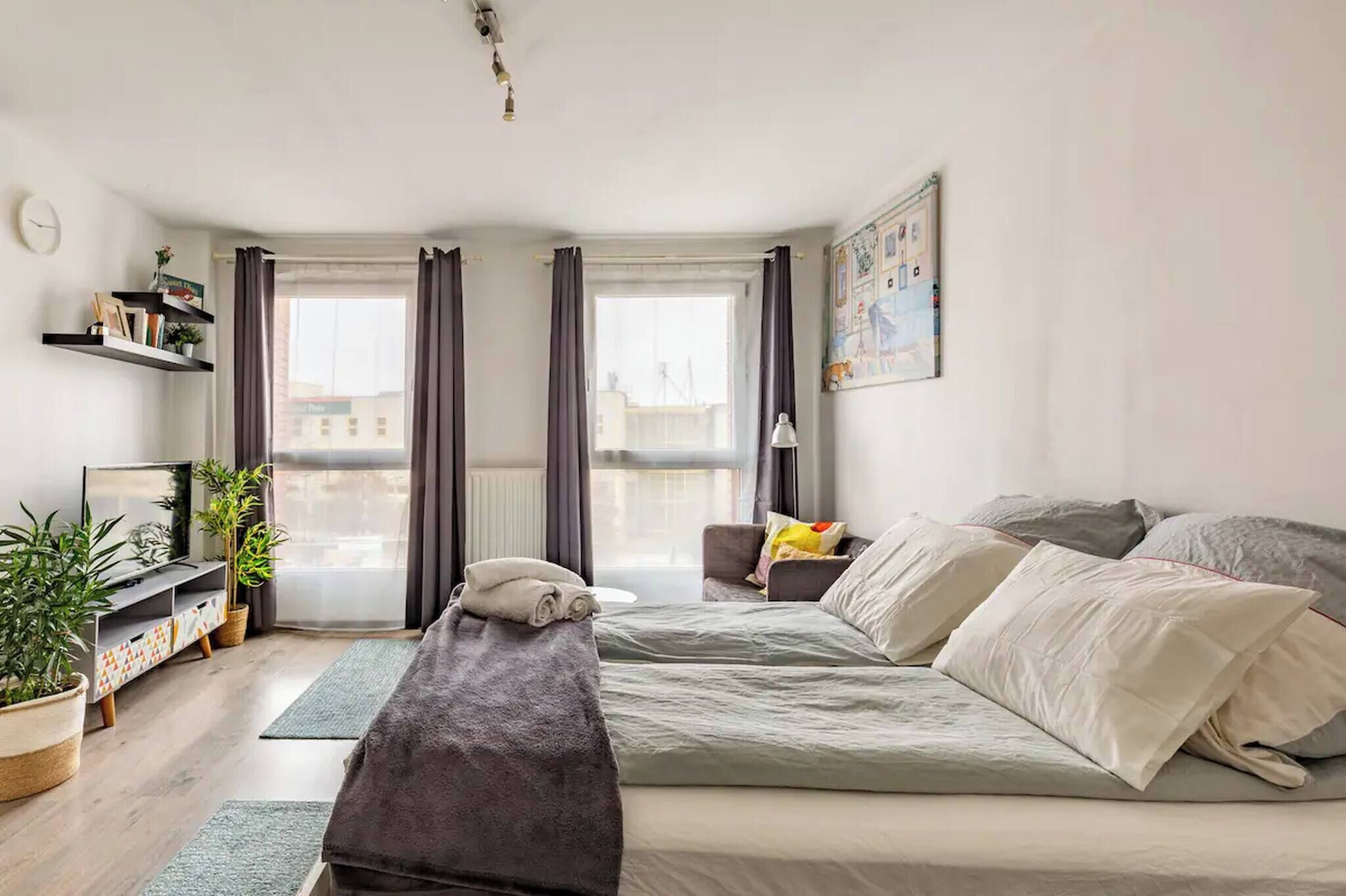 1 bedroom, iron/ironing board, internet, bed sheets