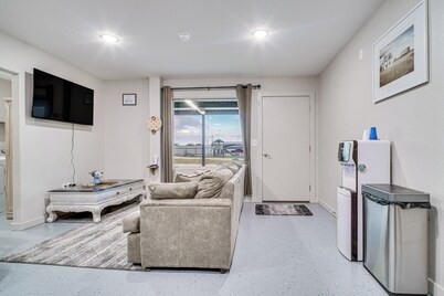 Family Fun! Quaint Seminole Home w/ Grill & Patio