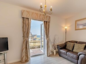 TV - 2 Bed in Haverfordwest (oc-50758) (Broad Haven)