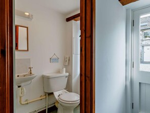 Bathroom - 2 Bed in Liskeard (oc-47667) (Liskeard)