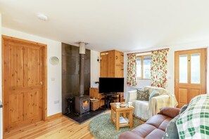 TV, fireplace - 1 Bed in Bude (oc-53031) (Kilkhampton)