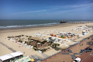 Beach nearby - Seafront apartment with views in Blankenberge (Blankenberge)
