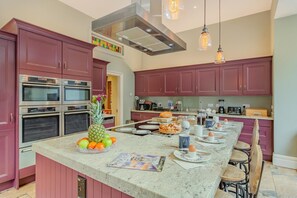 Private kitchen - 4 Bed in York (oc-55738) (Elvington)