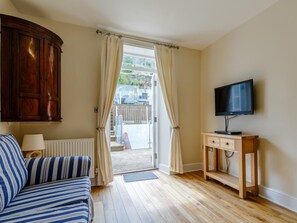 Living area - 6 Bed in Torpoint (oc-59006) (Kingsand)