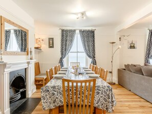 Dining - 6 Bed in Torpoint (oc-59006) (Kingsand)