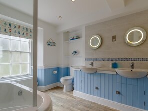 Bathroom - 6 Bed in Torpoint (oc-59006) (Kingsand)