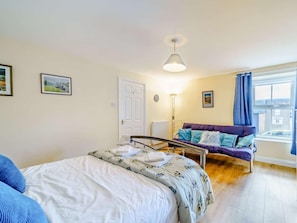 3 Schlafzimmer, Reisekinderbett, kostenloses WLAN, Bettwäsche
