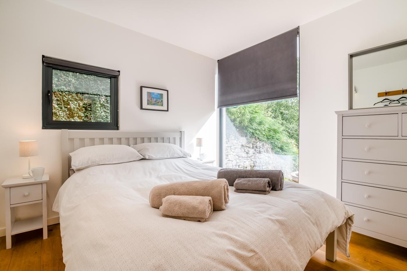 2 bedrooms, WiFi (free), bed sheets
