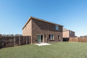Exterior - Great for Families! Glenn Heights Getaway w/ Yard (Glenn Heights)
