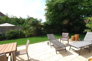 Outdoor dining - Holiday home in Kellenhusen with Wi-Fi (Kellenhusen)
