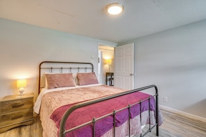 2 Schlafzimmer, Schreibtisch, Bügeleisen/Bügelbrett, Internetzugang
