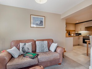Living area - 1 Bed in Chichester (oc-64619) (Colworth)