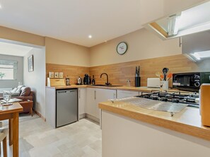 Private kitchen - 1 Bed in Chichester (oc-64619) (Colworth)
