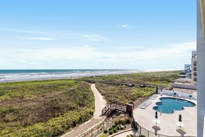 Pool - Right on the beach!South Padre Island Luxury stay! (South Padre Island)